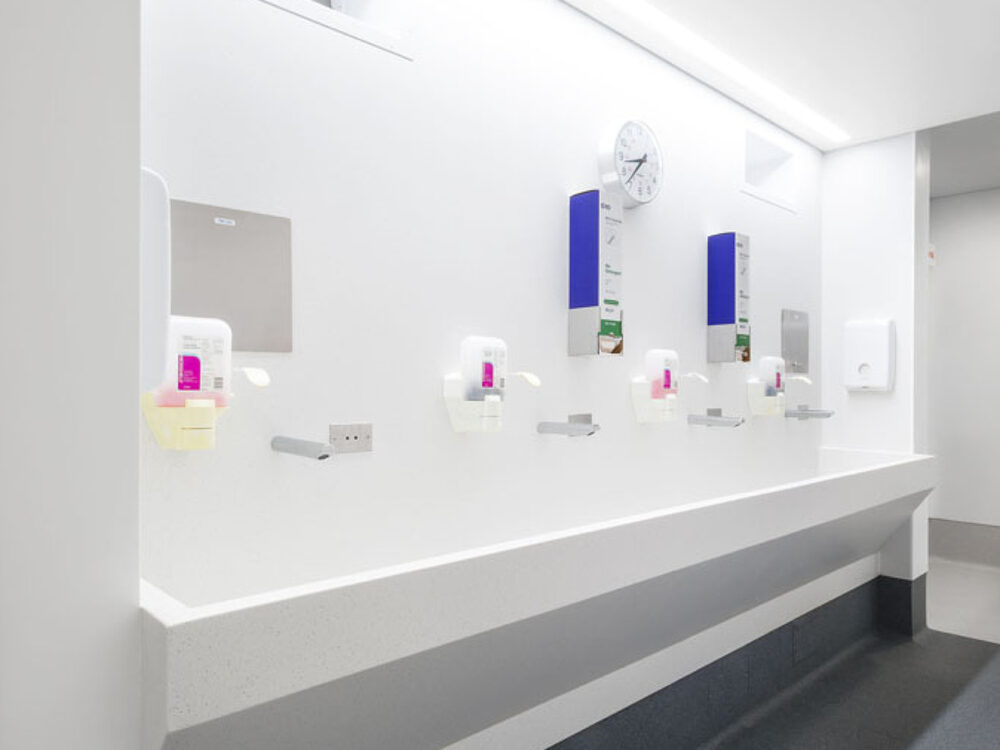 Glacier White - Image 4